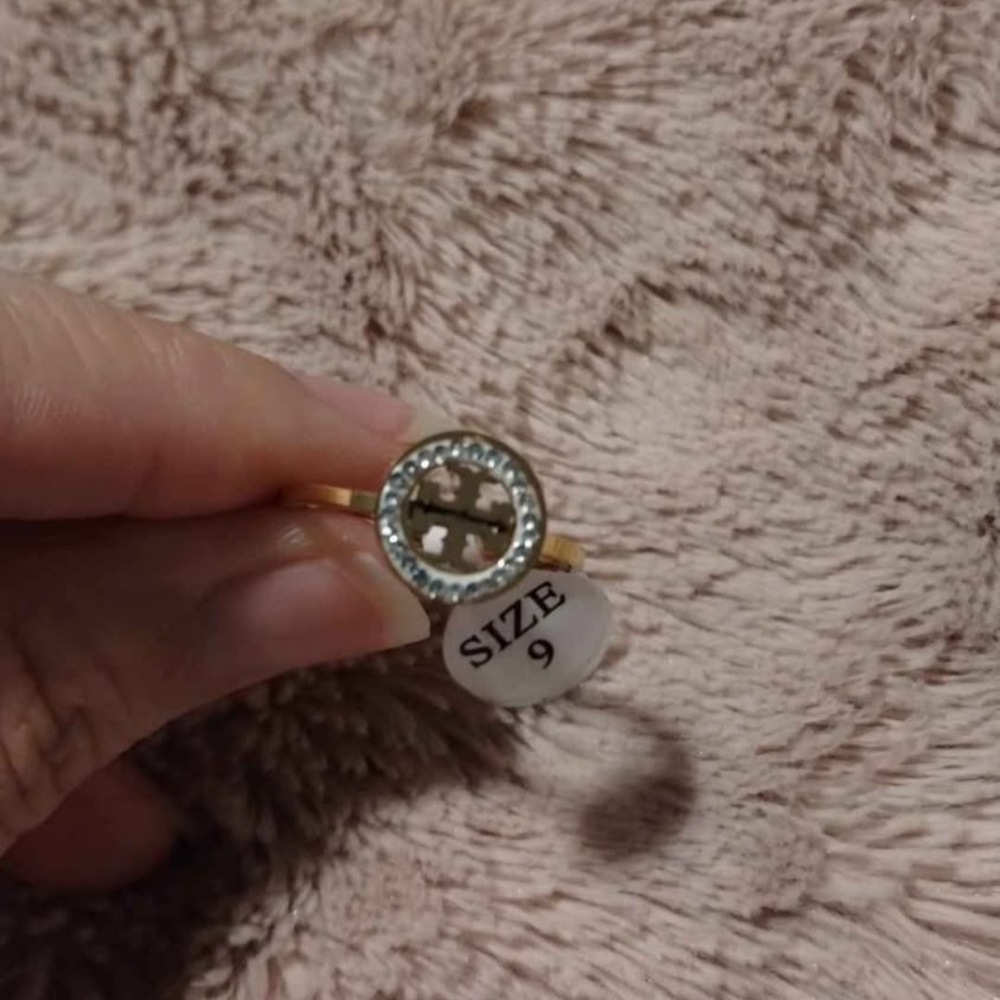 Elegant Gold and Silver Women's Ring